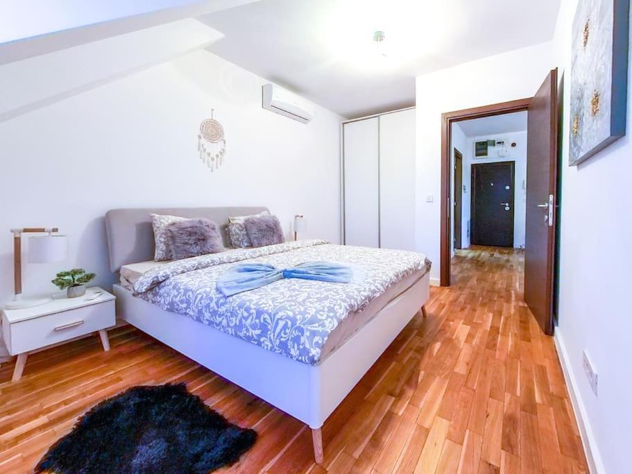 D Apartment Bucharest